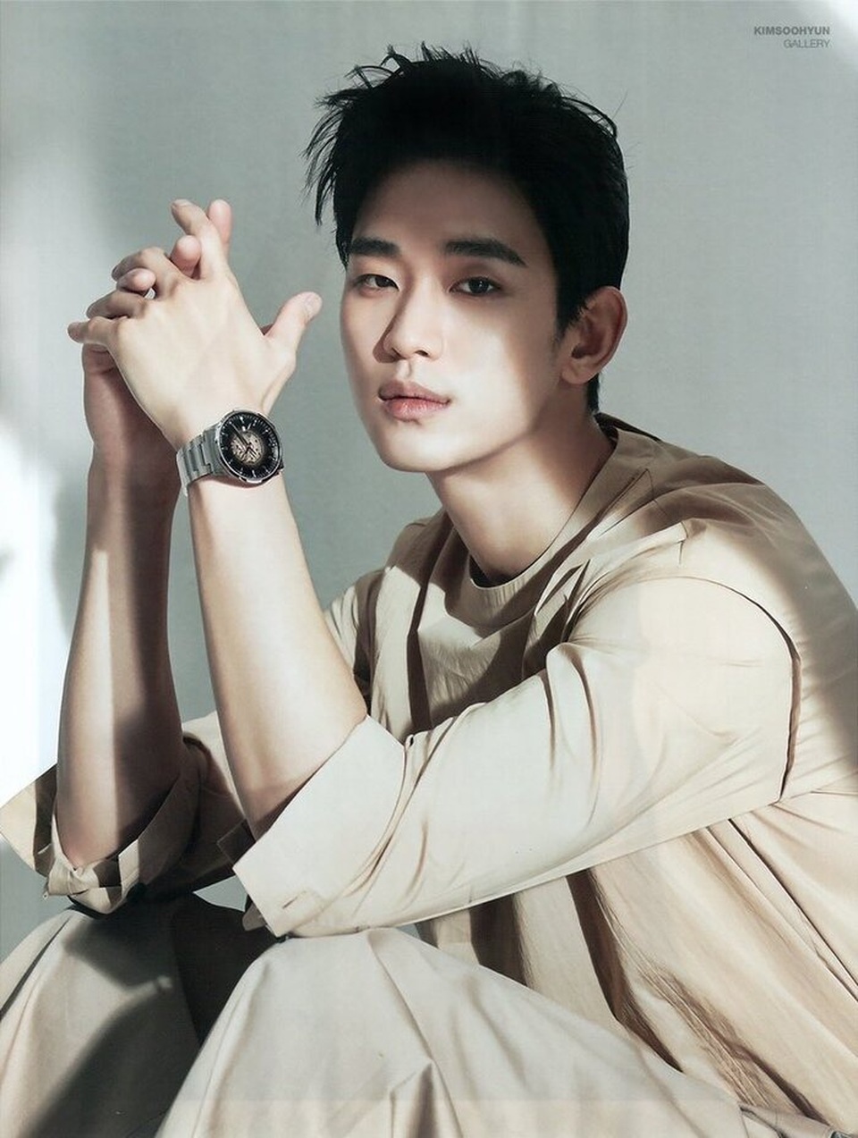 Mỹ nam Kim Soo Hyun nhận cát-sê khủng sau 2 năm “vắng bóng” - 4 Mỹ nam Kim Soo Hyun nhận cát-sê khủng sau 2 năm “vắng bóng” - 4