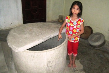 Người lạ mặt dũng cảm cứu bé gái lớp 4 bị rơi xuống giếng