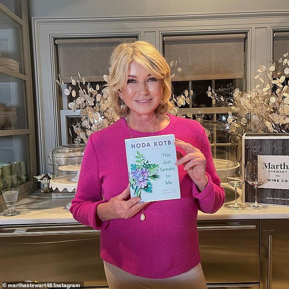 Choáng với vẻ trẻ trung của người mẫu U80 siêu giàu Martha Stewart - 2 Choáng với vẻ trẻ trung của người mẫu U80 siêu giàu Martha Stewart - 2