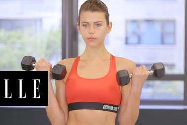 Georgia Fowler hướng dẫn tập gym