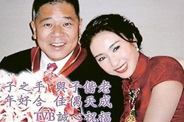 Lê Tư liên tiếp được chồng tặng quà sau khi sinh