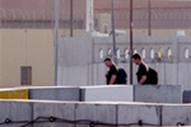 Lính thủy Mỹ bắn chết 2 nữ đồng đội rồi tự sát