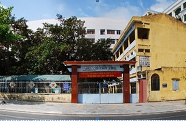 Loa phóng thanh trường tiểu học “tra tấn” khu dân cư