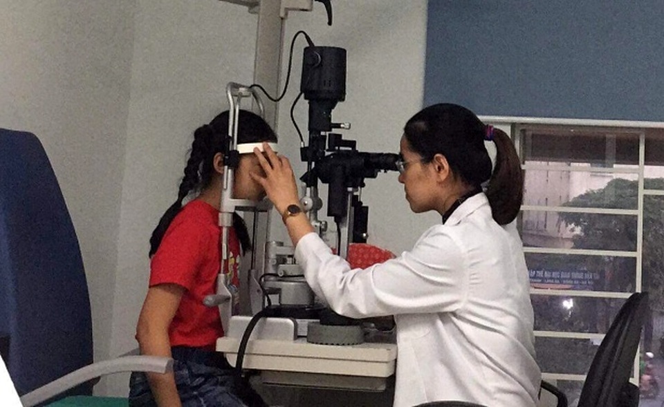 Tự làm “bác sĩ” khi bị đau mắt đỏ, bệnh nhẹ thành nặng - 1 Tự làm “bác sĩ” khi bị đau mắt đỏ, bệnh nhẹ thành nặng - 1