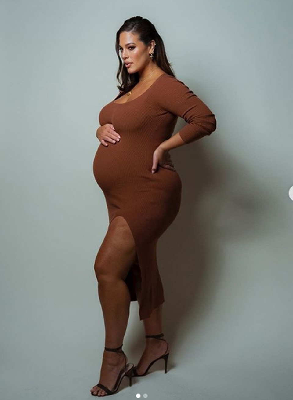 Ashley Graham: Bà bầu năng động - 8