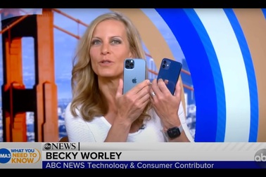 Video trên tay iPhone 12 và iPhone 12 Pro đầu tiên trên thế giới