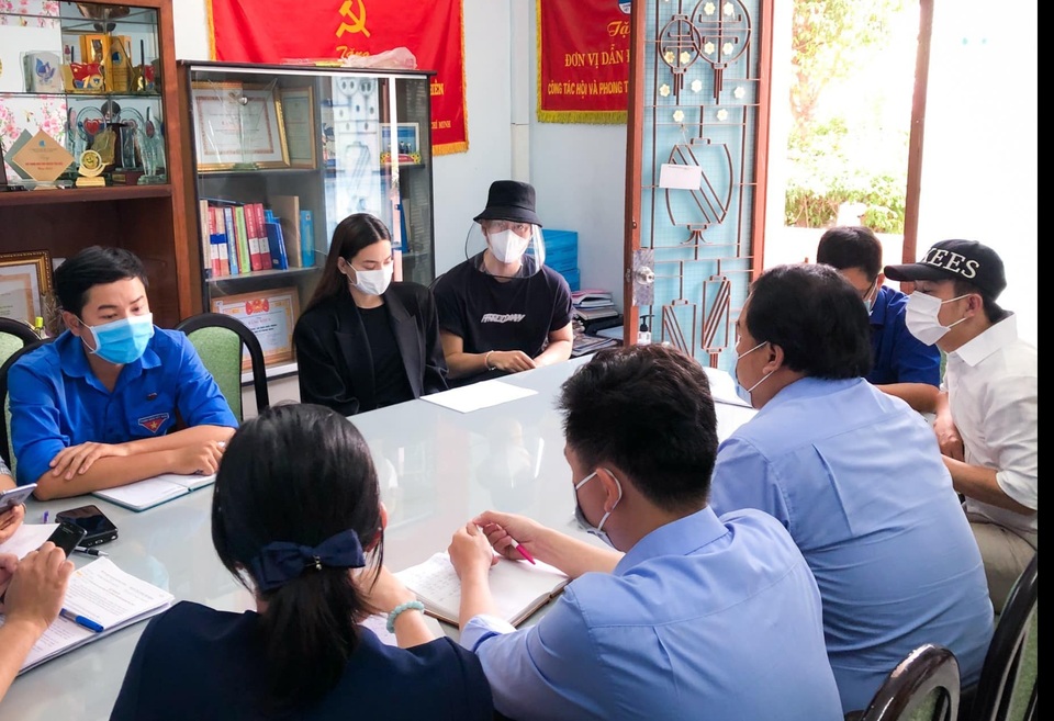 Nghệ sĩ xoay sở ra sao khi phải ngừng hoạt động vì dịch Covid-19 - 2 Nghệ sĩ xoay sở ra sao khi phải ngừng hoạt động vì dịch Covid-19 - 2