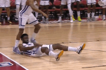 Dùng nắm đấm giải quyết sự tức giận, cầu thủ bóng rổ nhận cái kết đắng