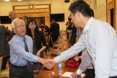 Chủ tịch TPHCM trấn an các DN nước ngoài sau vụ kích động tự phát