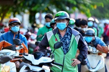 Shipper ở TPHCM được test nhanh Covid-19 bất kỳ đâu, từ 6h-21h hàng ngày