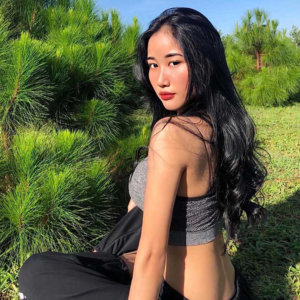 Nữ sinh 10X gợi cảm: “Không có gu ăn mặc nào gọi là quá tuổi” - 1 Nữ sinh 10X gợi cảm: “Không có gu ăn mặc nào gọi là quá tuổi” - 1