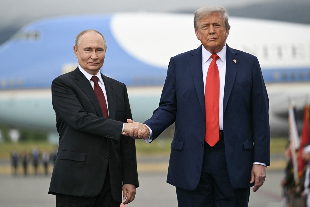 Trump និង Putin អះអាង​ថា​មាន​ការ​រីក​ចម្រើន​យ៉ាង​ខ្លាំង​បន្ទាប់​ពី​ការ​ចរចា​អស់​រយៈពេល ៣ ម៉ោង - ១