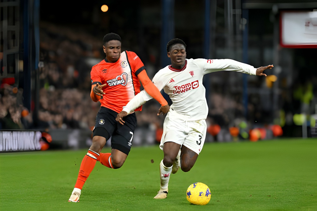 Hojlund lập cú đúp trong 7 phút, Man Utd đánh bại Luton - 1