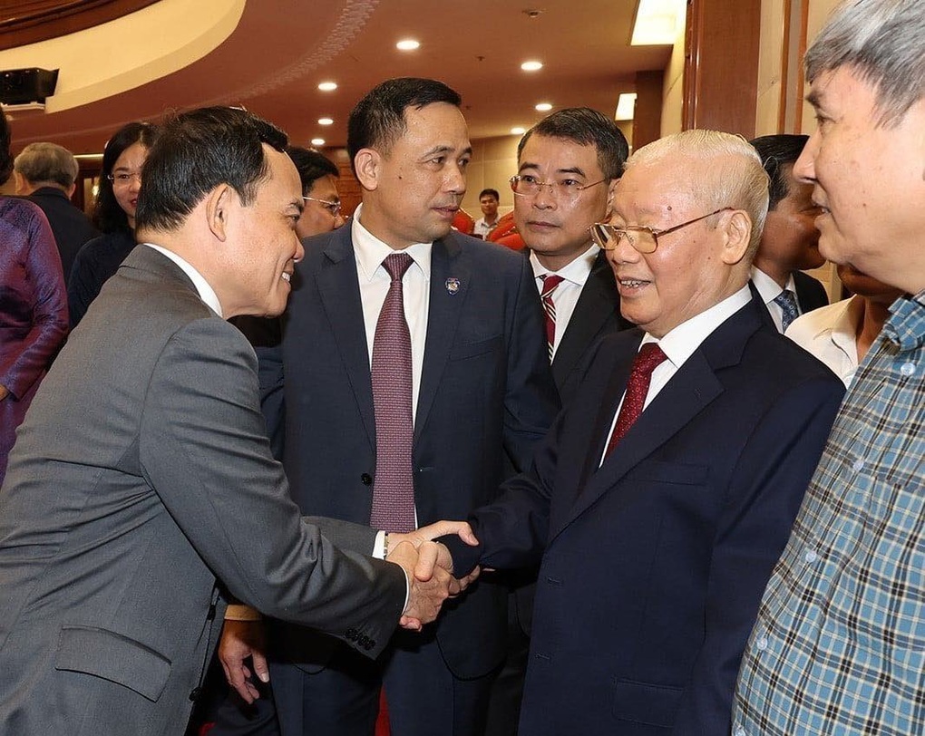 Tổng Bí thư: Trung ương quyết định vấn đề quan trọng về công tác cán bộ - 4 Tổng Bí thư: Trung ương quyết định vấn đề quan trọng về công tác cán bộ - 4