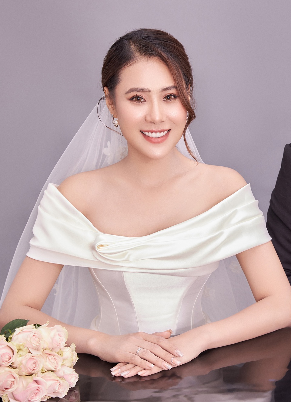 Hồ Bích Trâm lên tiếng việc tổ chức đám cưới giữa mùa dịch - 3 Hồ Bích Trâm lên tiếng việc tổ chức đám cưới giữa mùa dịch - 3