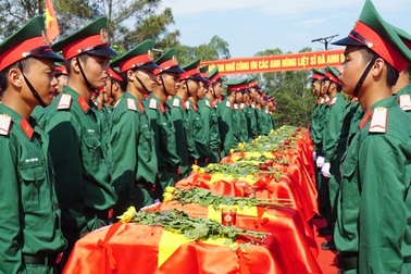 An táng 98 hài cốt liệt sĩ hi sinh ở nước bạn Lào