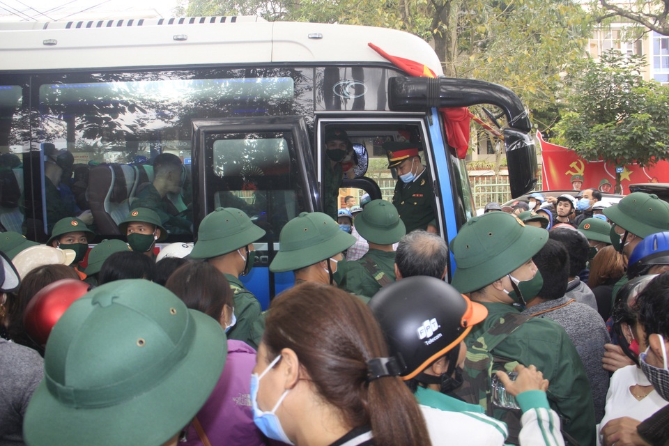 Hơn 4.300 thanh niên được xét nghiệm Covid-19, sẵn sàng lên đường nhập ngũ - 12 Hơn 4.300 thanh niên được xét nghiệm Covid-19, sẵn sàng lên đường nhập ngũ - 12
