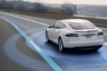 Cơ quan an toàn Mỹ "tuýt còi" công ty bán phụ kiện cho xe Tesla