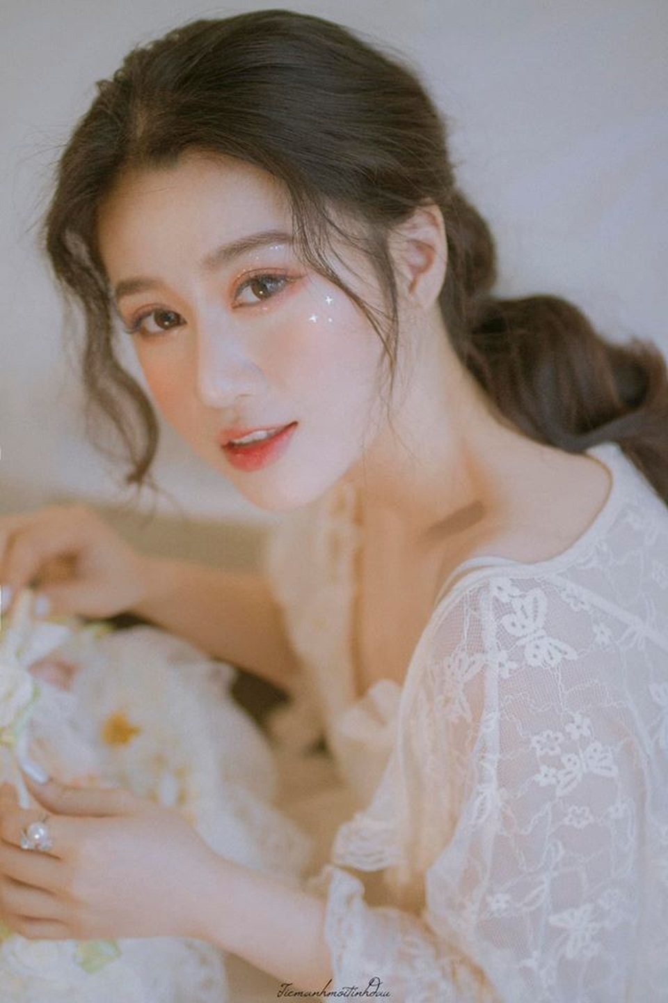 Vẻ đẹp mơ mộng như nàng thơ của Hoa khôi sinh viên Việt tại Nhật - 8 Vẻ đẹp mơ mộng như nàng thơ của Hoa khôi sinh viên Việt tại Nhật - 8