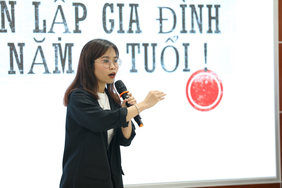 Giành quán quân nhờ tranh luận “Có nên lập gia đình trước năm 30 tuổi?” - 2 Giành quán quân nhờ tranh luận “Có nên lập gia đình trước năm 30 tuổi?” - 2