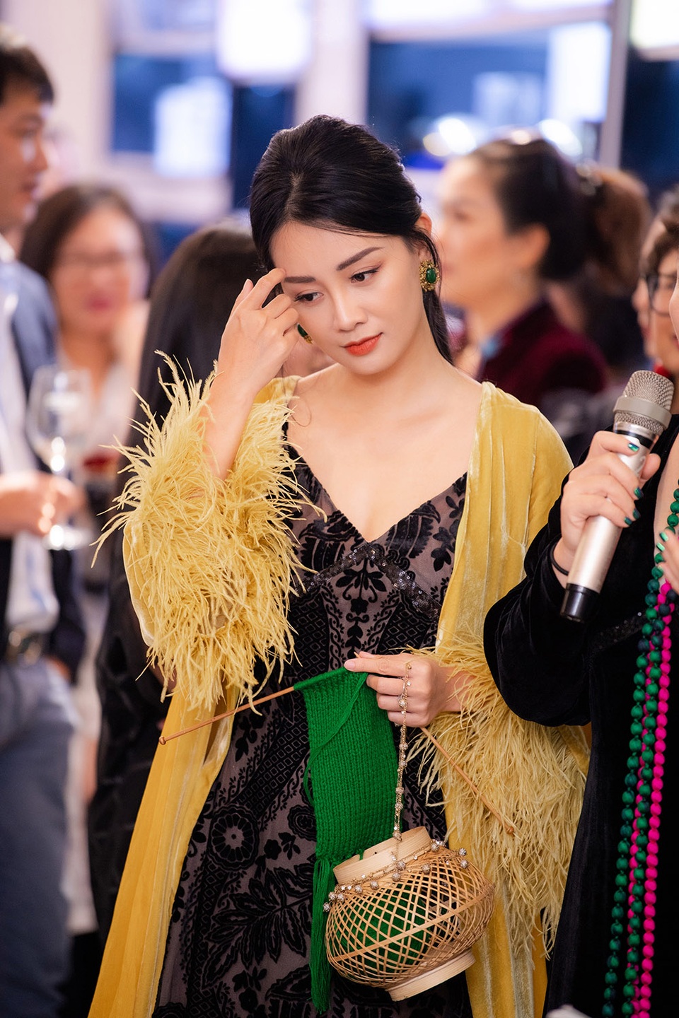 Á hậu Hoàng Anh hạnh phúc viên mãn, tái xuất mong manh như gái còn son - 7 Á hậu Hoàng Anh hạnh phúc viên mãn, tái xuất mong manh như gái còn son - 7