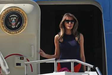 Bà Melania Trump “mắc kẹt” vì các cuộc biểu tình ở Đức