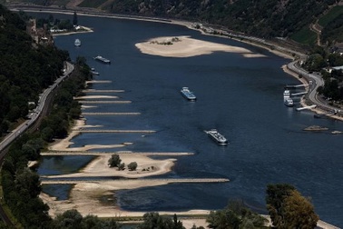 Tuyến đường thương mại quan trọng bậc nhất của châu Âu bị đe dọa