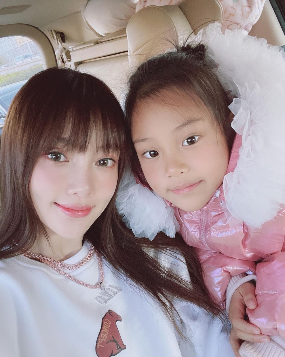Lý Tiểu Lộ: Ảnh hậu bị tẩy chay, đuổi khỏi làng giải trí vì vướng bê bối - 7 Lý Tiểu Lộ: Ảnh hậu bị tẩy chay, đuổi khỏi làng giải trí vì vướng bê bối - 7