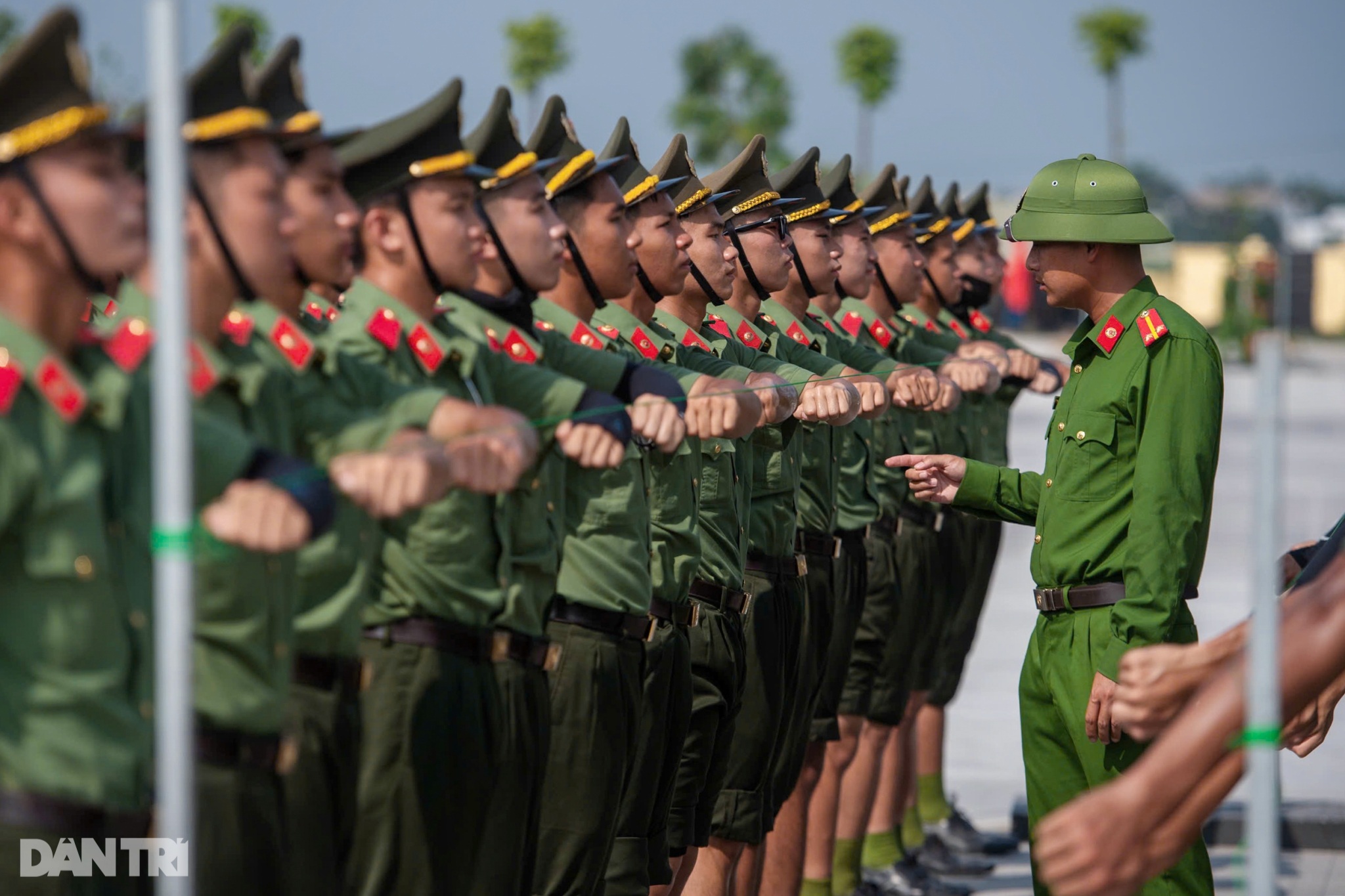 Cặp sinh đôi tự hào cùng tập luyện diễu binh kỷ niệm 80 năm Quốc khánh - 4