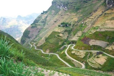 Rong ruổi trên con đường mang tên Hạnh Phúc