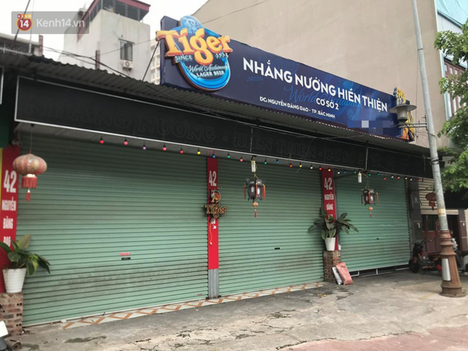 Chủ quán nướng bắt nữ khách hàng quỳ gối xin lỗi có thể đối diện mức án 2 năm tù - Ảnh 3. Chủ quán nướng bắt nữ khách hàng quỳ gối xin lỗi có thể đối diện mức án 2 năm tù - Ảnh 3.