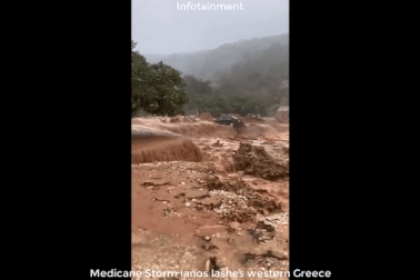 Toàn bộ bãi biển trên đảo bị bão lớn cuốn trôi