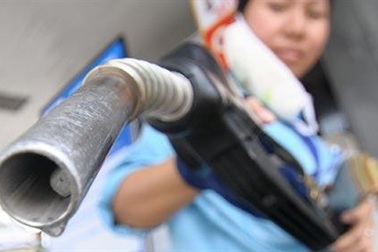 Xăng Việt đắt hơn xăng Mỹ: Bóc mẽ chiêu trò doanh nghiệp 