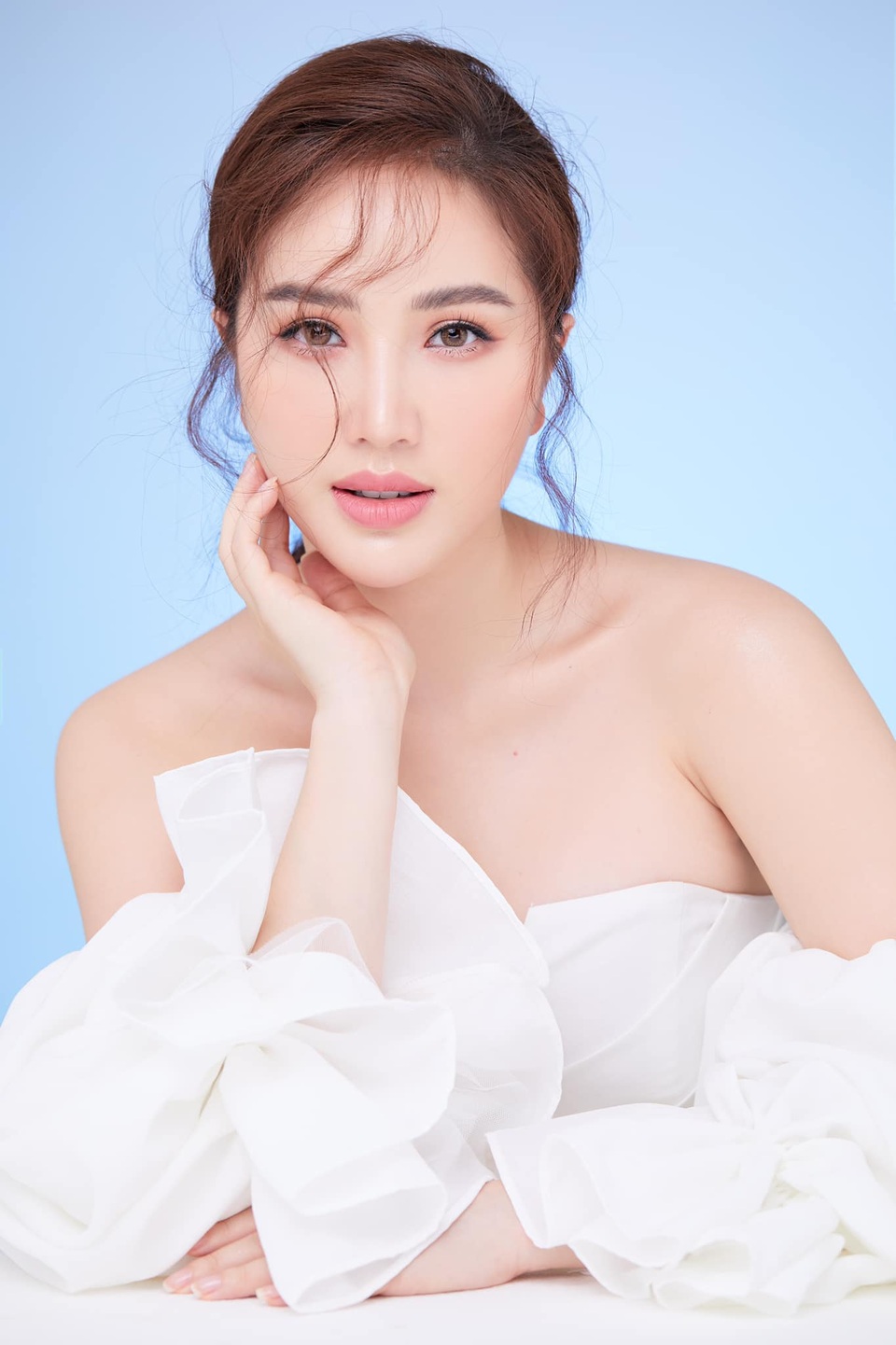 Nghệ sĩ Việt chúc mừng năm mới 2021 đến độc giả Dân trí - 8 Nghệ sĩ Việt chúc mừng năm mới 2021 đến độc giả Dân trí - 8