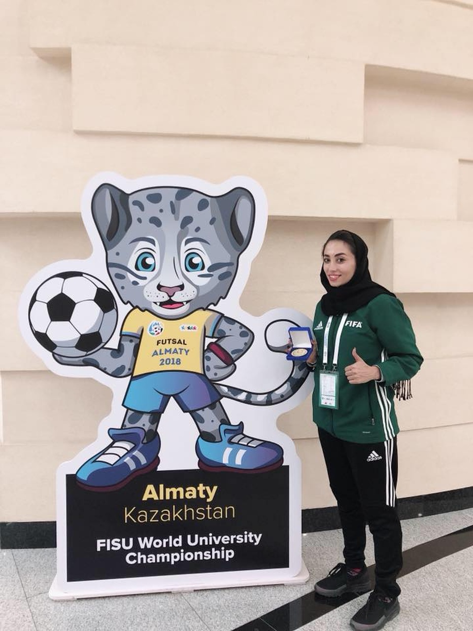 Vẻ đẹp ấn tượng nữ trọng tài bắt trận đấu của futsal Việt Nam - 11 Vẻ đẹp ấn tượng nữ trọng tài bắt trận đấu của futsal Việt Nam - 11