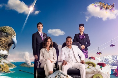 Katie Holmes và Cuba Gooding Jr. gây bất ngờ với vai trò mới