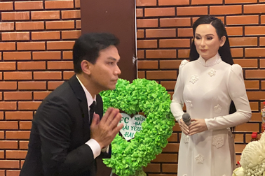 Mạnh Quỳnh, Trường Giang vượt đường xa đến dự giỗ đầu của Phi Nhung