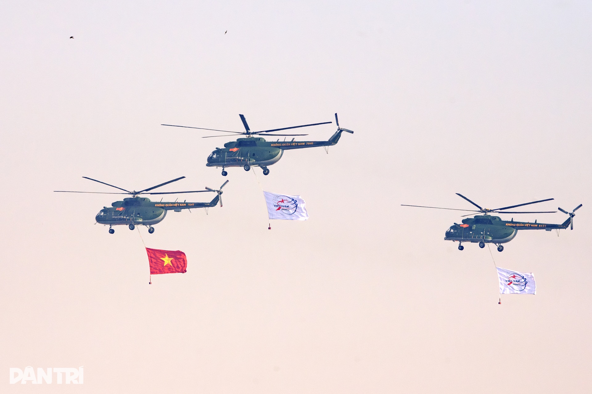 Đại tướng Phan Văn Giang kiểm tra hợp luyện quân sự Triển lãm quốc phòng - 4 Đại tướng Phan Văn Giang kiểm tra hợp luyện quân sự Triển lãm quốc phòng - 4