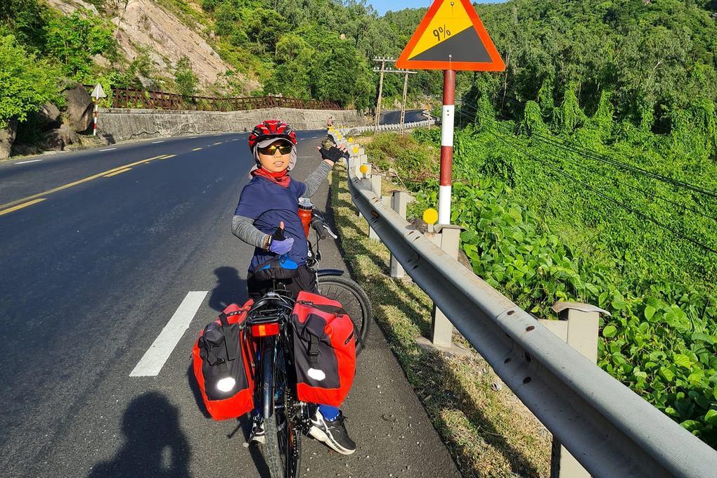 Hi hữu: Cậu bé 11 tuổi đạp xe vượt 1800km từ Bắc vào Nam - 4 Hi hữu: Cậu bé 11 tuổi đạp xe vượt 1800km từ Bắc vào Nam - 4