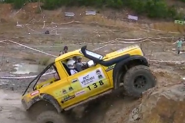 Video bài thi vượt vách đá