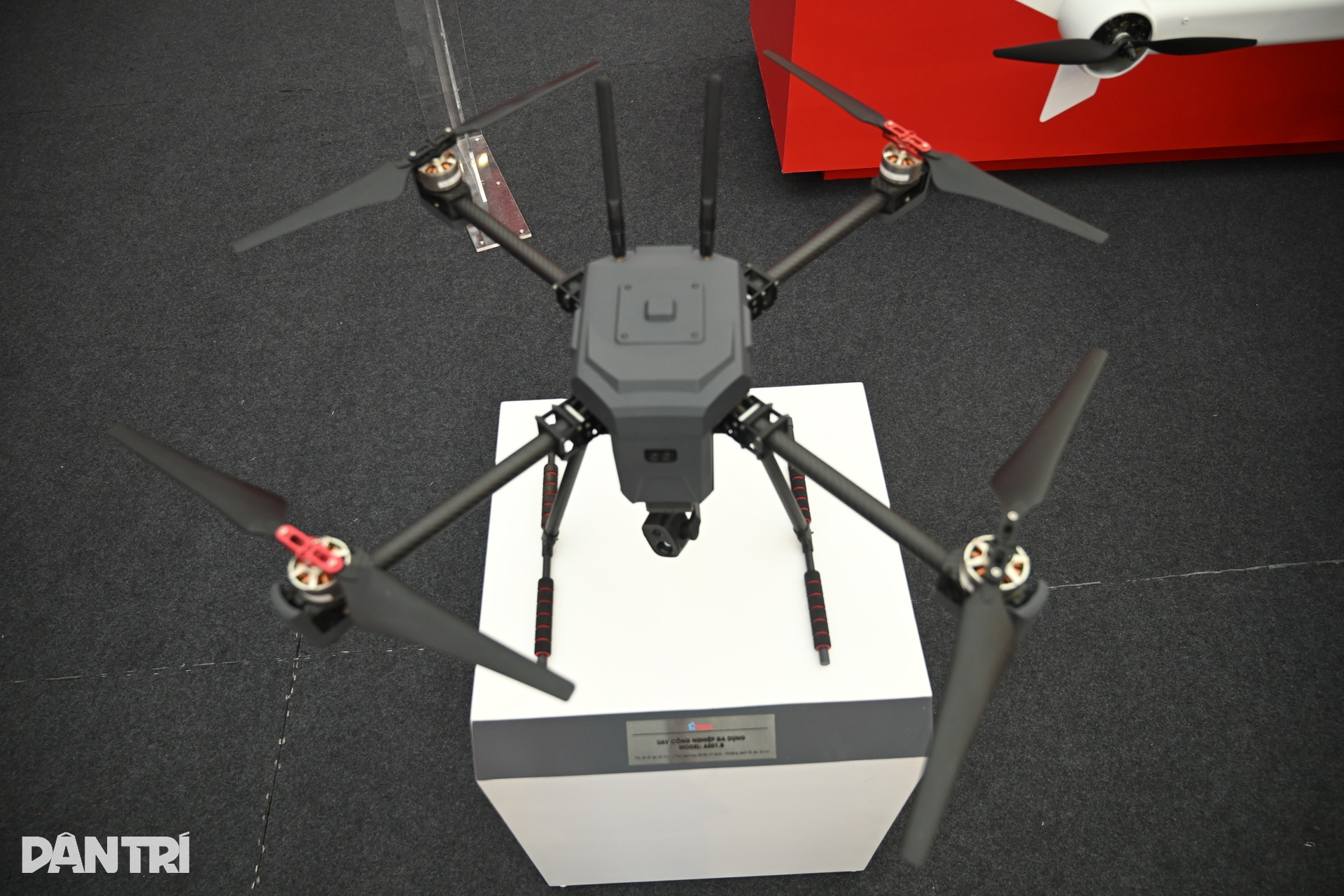 Loạt UAV, robot hiện đại của Bộ Công an tại Triển lãm thành tựu đất nước - 12 Loạt UAV, robot hiện đại của Bộ Công an tại Triển lãm thành tựu đất nước - 12
