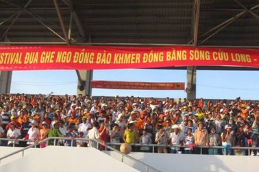 Bế mạc Festival Đua ghe ngo đồng bào Khmer ĐBSCL lần I