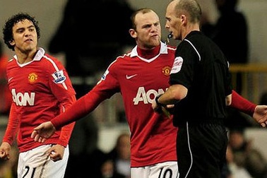 Những khoảnh khắc ấn tượng vòng 23 Premier League