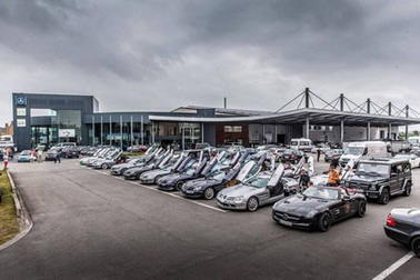 CLB Cung thủ cùng Mũi tên bạc SLR McLaren