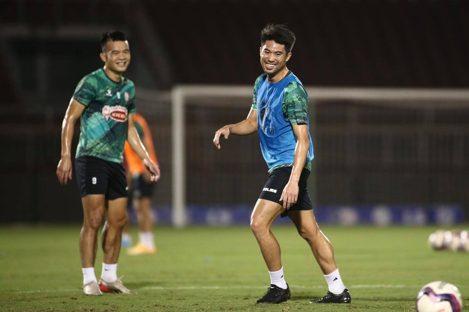 Lee Nguyễn tích cực chuẩn bị cho ngày tái ngộ V-League - 1 Lee Nguyễn tích cực chuẩn bị cho ngày tái ngộ V-League - 1