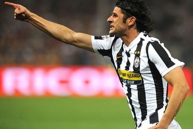 Chelsea muốn "hiến dâng" Malouda để lấy Iaquinta