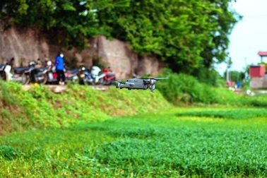 Hà Nội: Sử dụng flycam giám sát người dân trong khu phong tỏa