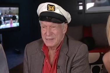 Hugh Hefner và Crystal Harris trả lời phỏng vấn trên truyền hình