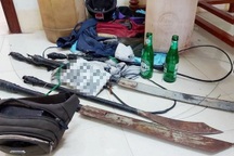 Nhóm thanh niên mang dao kiếm, bom xăng gây náo loạn đường phố