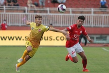 Lee Nguyễn rực sáng giúp CLB TPHCM thắng đậm CLB Hải Phòng